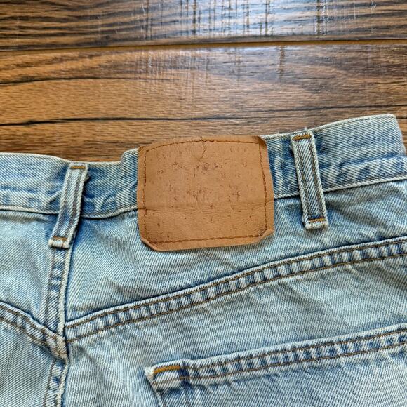 Vintage Levi’s 560 Loose Fit Tapered Jeans 36x32 Made in Canada Light Wash 90s - Picture 9 of 16